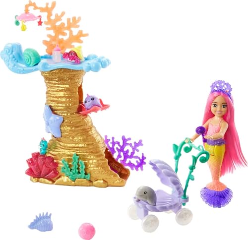 Barbie Coffret Barbie Mermaid Power avec Poupée Chelsea Sirène, 4 Figurines d’Animaux, 1 Espace de Jeu Récif Corallien et Accessoires, Jouet Enfant, Dès 3 ans, HHG58